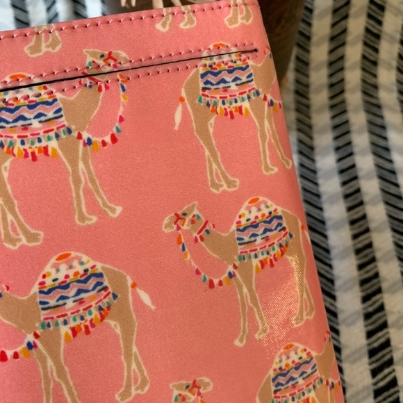 KATE SPADE DAYCATION CAMEL PARTY Passport holder - Picture 7 of 7
